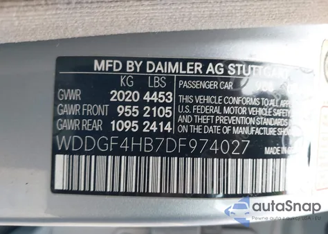 2013 Mercedes-Benz C 250 Luxury z USA, uszkodzony, nr VIN WDDGF4HB7DF974027